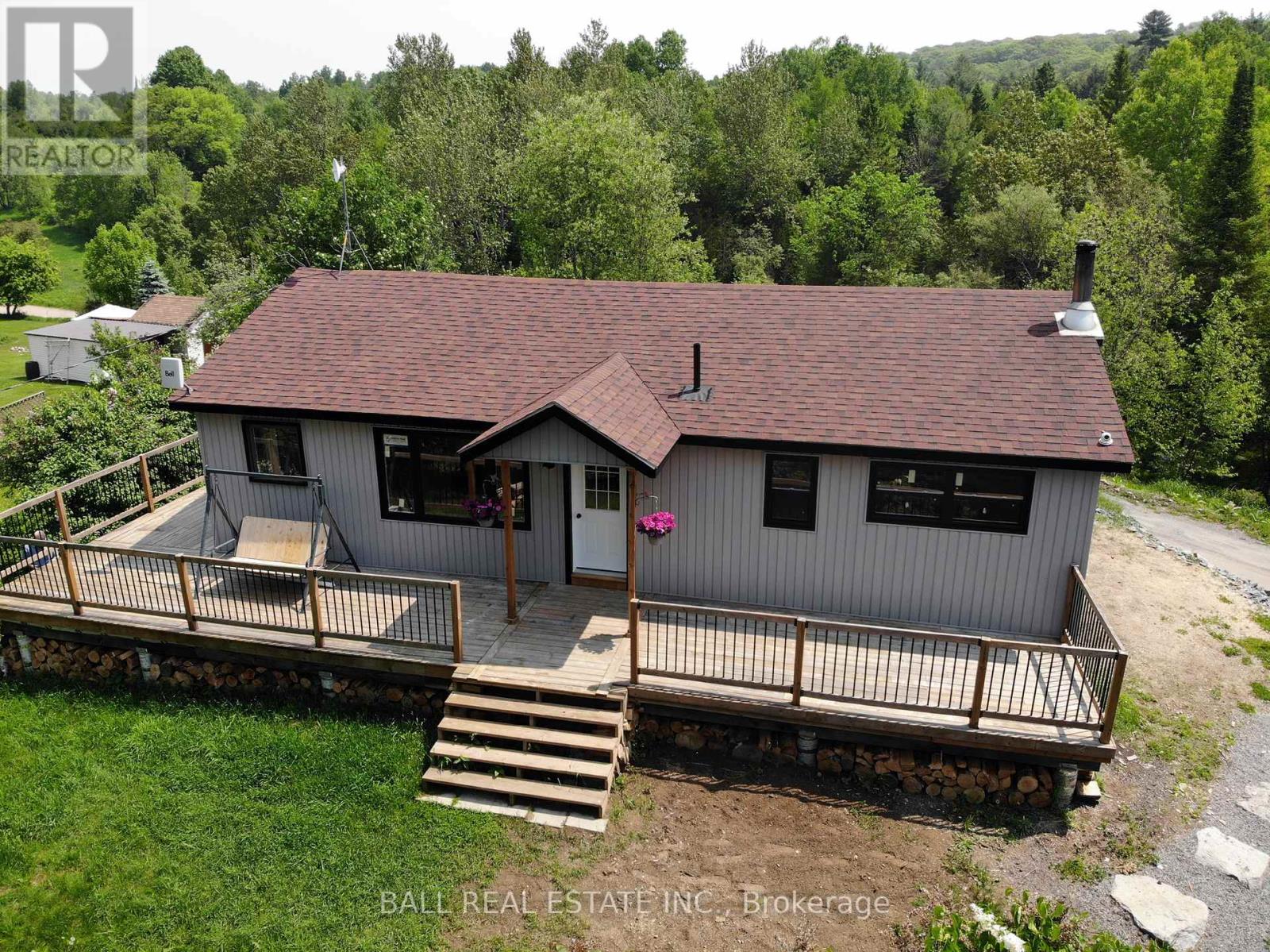 99 Moore Ln, Bancroft, ON K0L 1C0