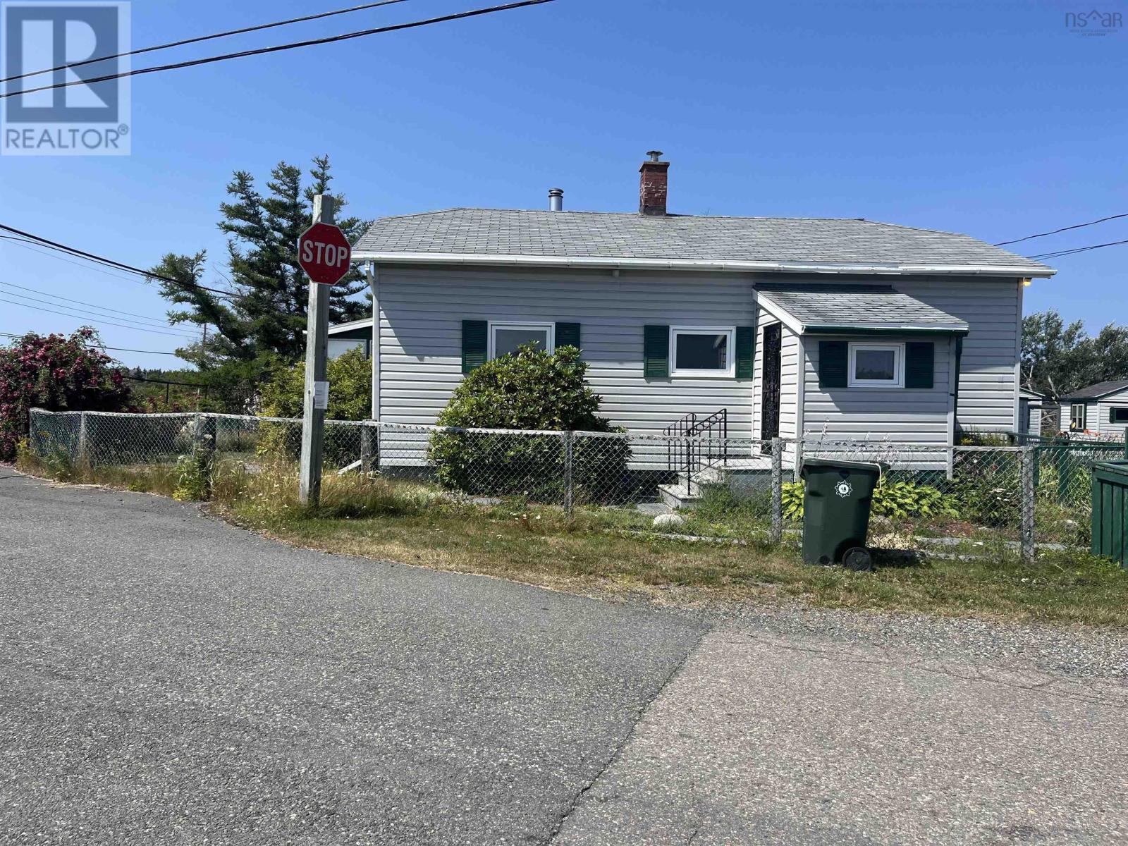 742 Donkin Hwy, Donkin, NS B1A 6P1