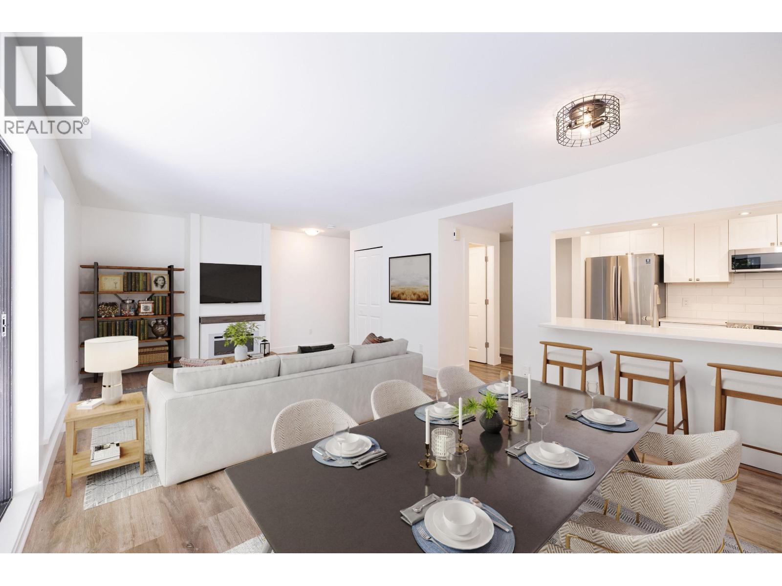 3182 Mountain Hwy, North Vancouver, BC V7K 2H5