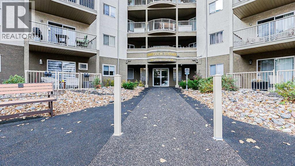 245 Red Deer Drive Sw Unit 306, Medicine Hat, AB T1A 8P4