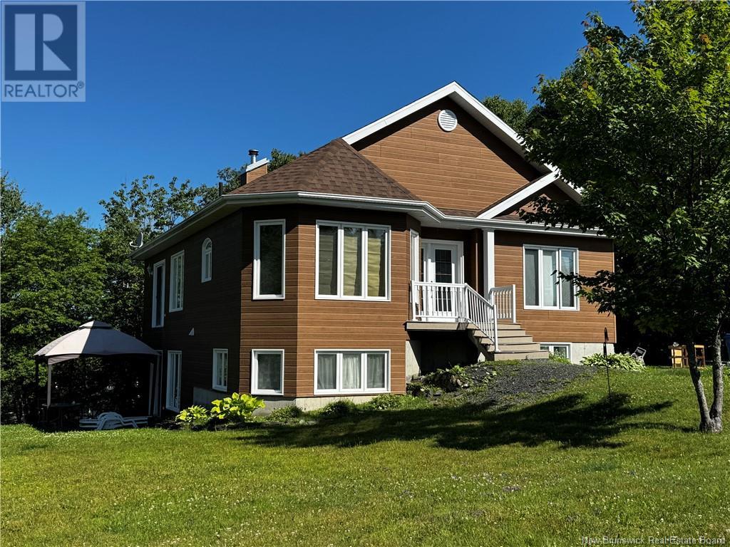 86 Des Ormes Ave, Edmundston, NB E3V 4J9