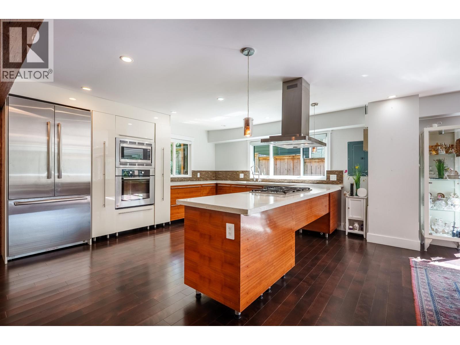 4066 Norwood Ave, North Vancouver, BC V7N 3R3