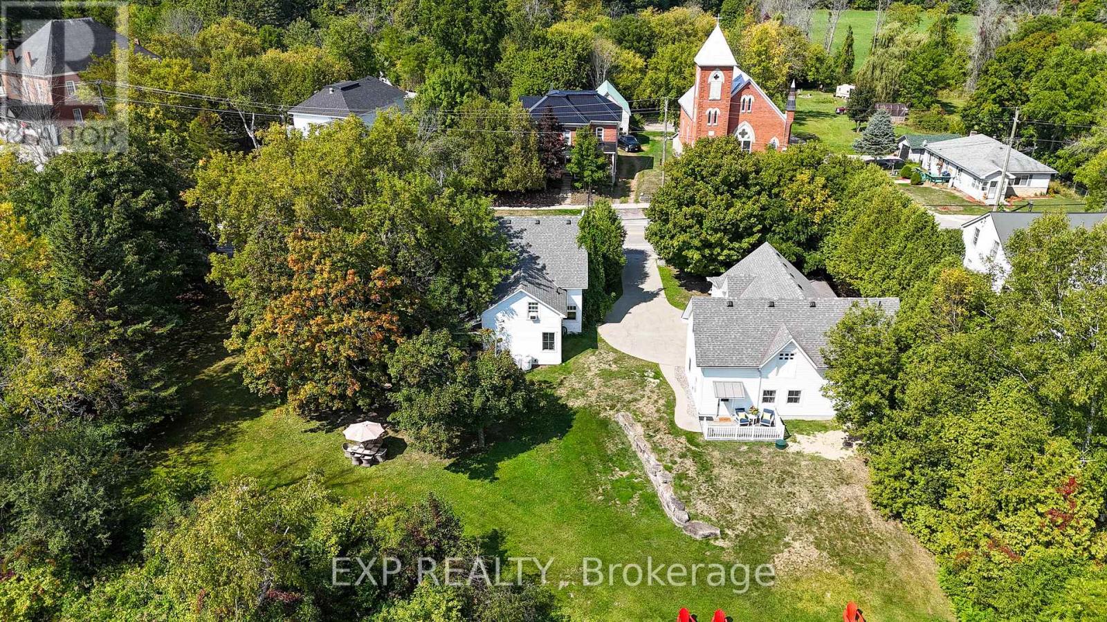 45 King St, Rideau Lakes, ON K0E 1G0