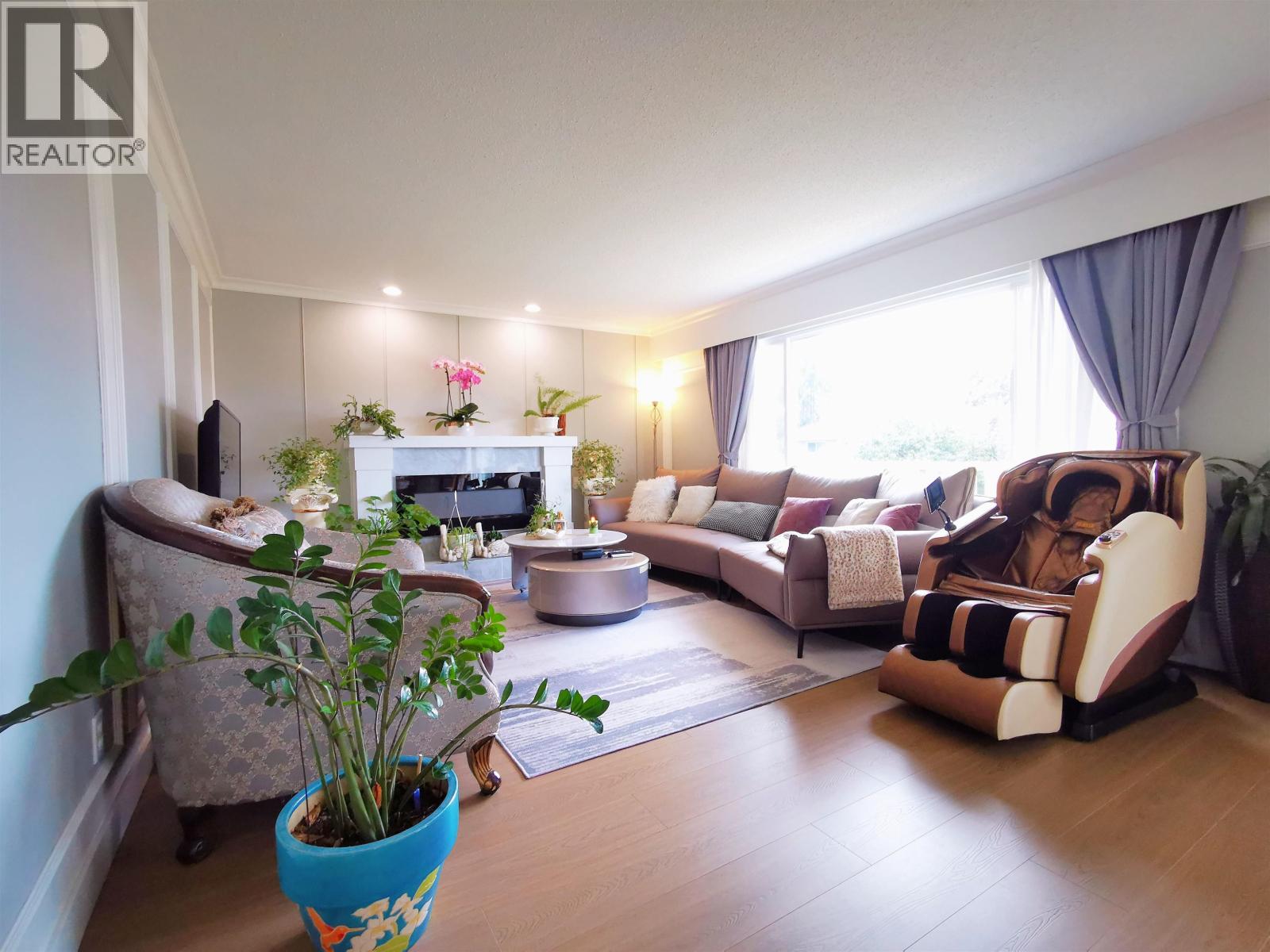 7460 Thormanby Cres, Richmond, BC V7C 4G3