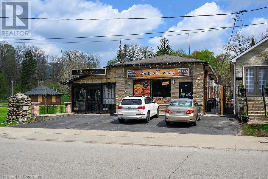105 Shade St, Cambridge, ON N1R 4J7