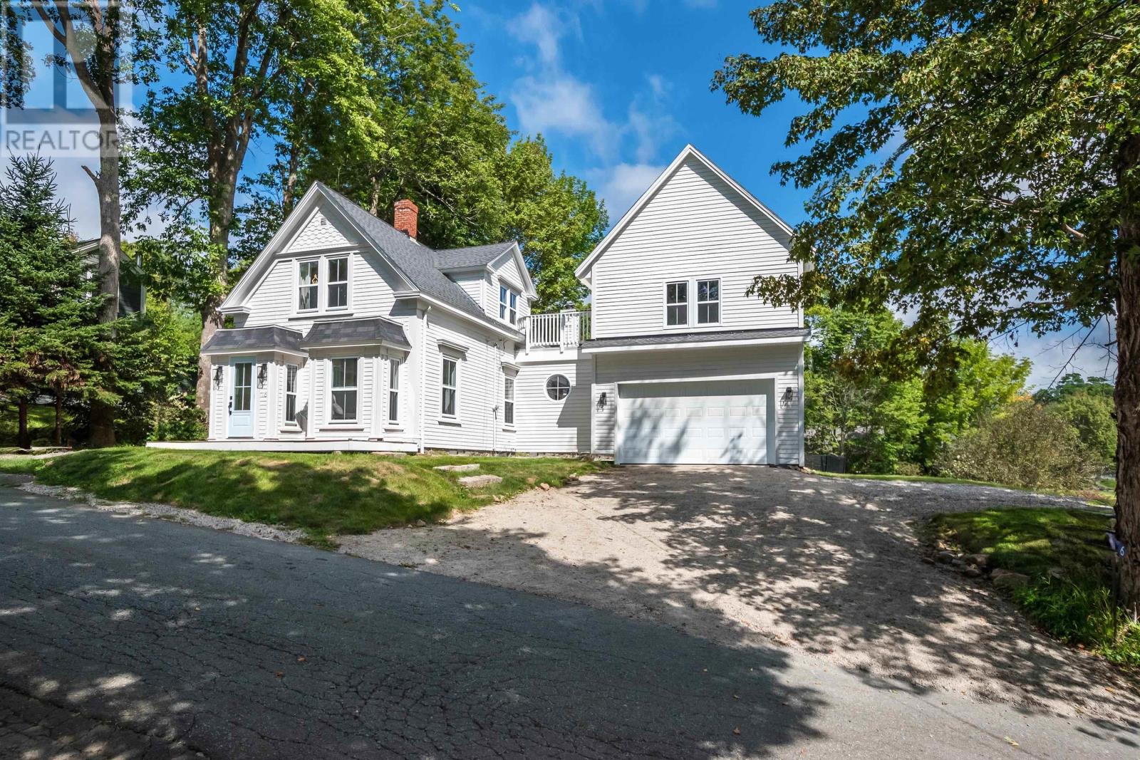 16 Garden Ln, Mahone Bay, NS B0J 2E0