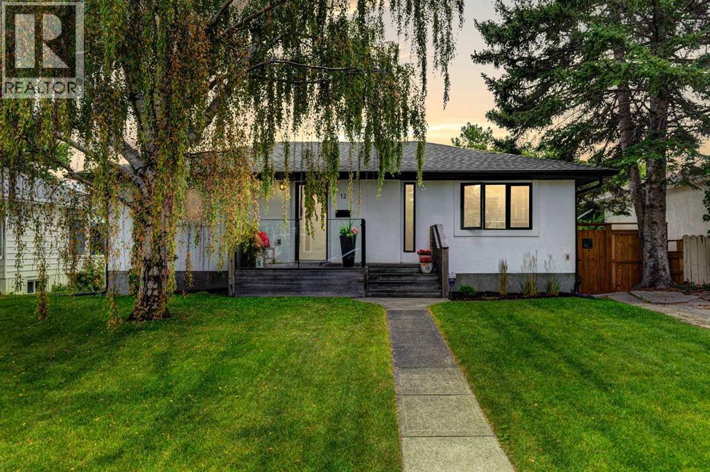 45 Street Sw Unit 12, Calgary, AB T3C 2B2