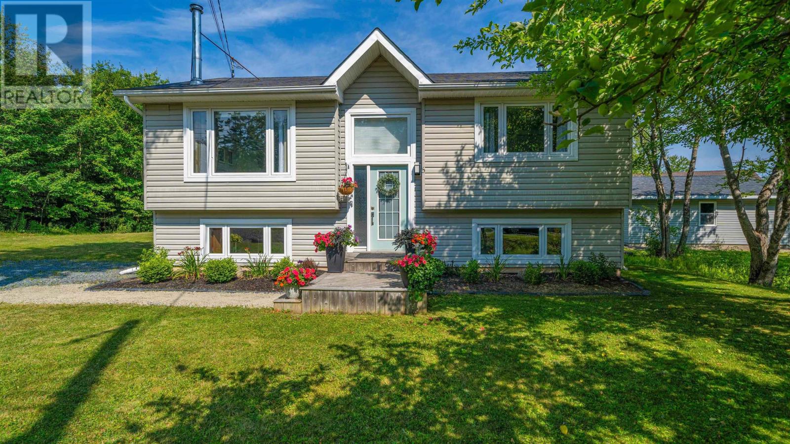 6 Norman Blvd, Hammonds Plains, NS B4B 1N5