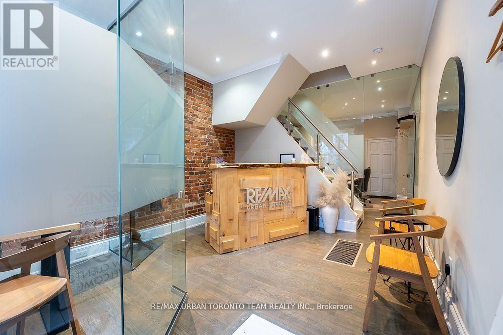 502 King St E, Toronto, ON M5A 1M1