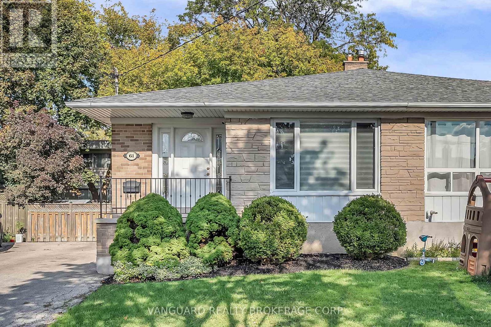 61 Gambello Cres, Toronto, ON M3J 1W2