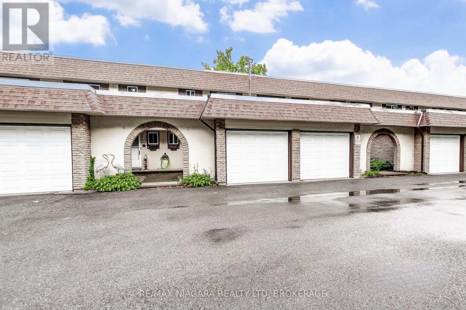 7 4230 Meadowvale Dr, Niagara Falls, ON L2E 5W7