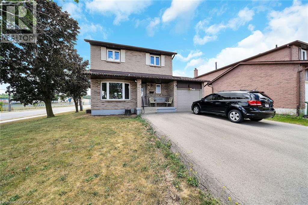35 Macintosh Dr, Hamilton, ON L8E 4E4