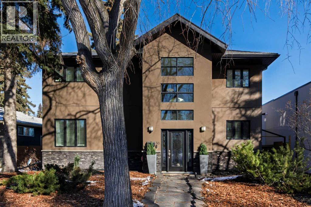 38 Lissington Dr SW, Calgary, AB T3E 5E1