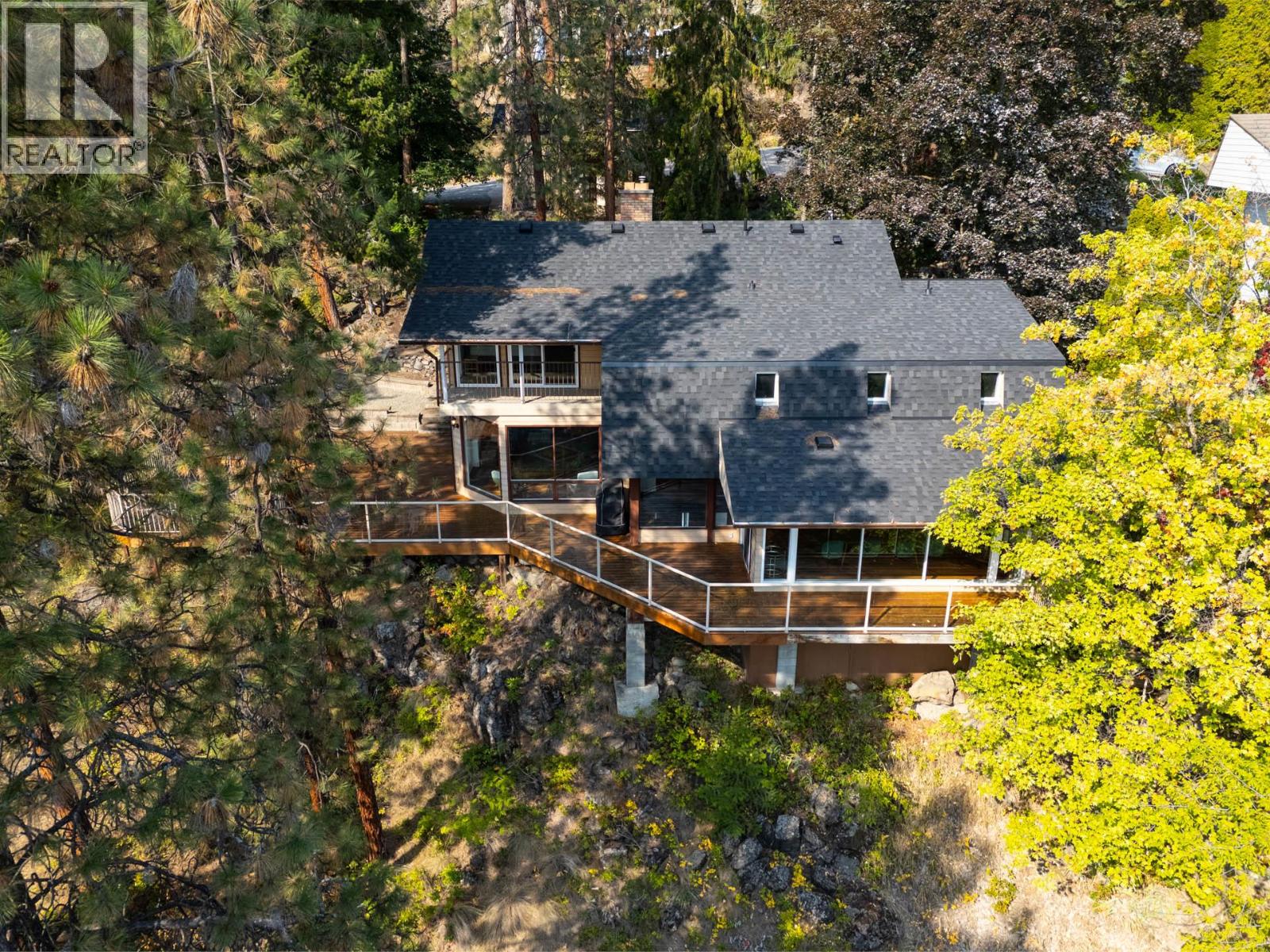 2771 Lakeridge Rd, West Kelowna, BC V1Z 1Y1