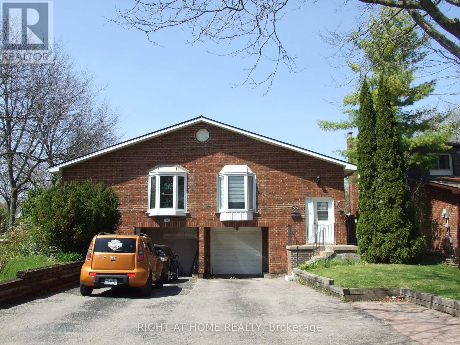 53 Renfield Cres, Whitby, ON L1P 1B2