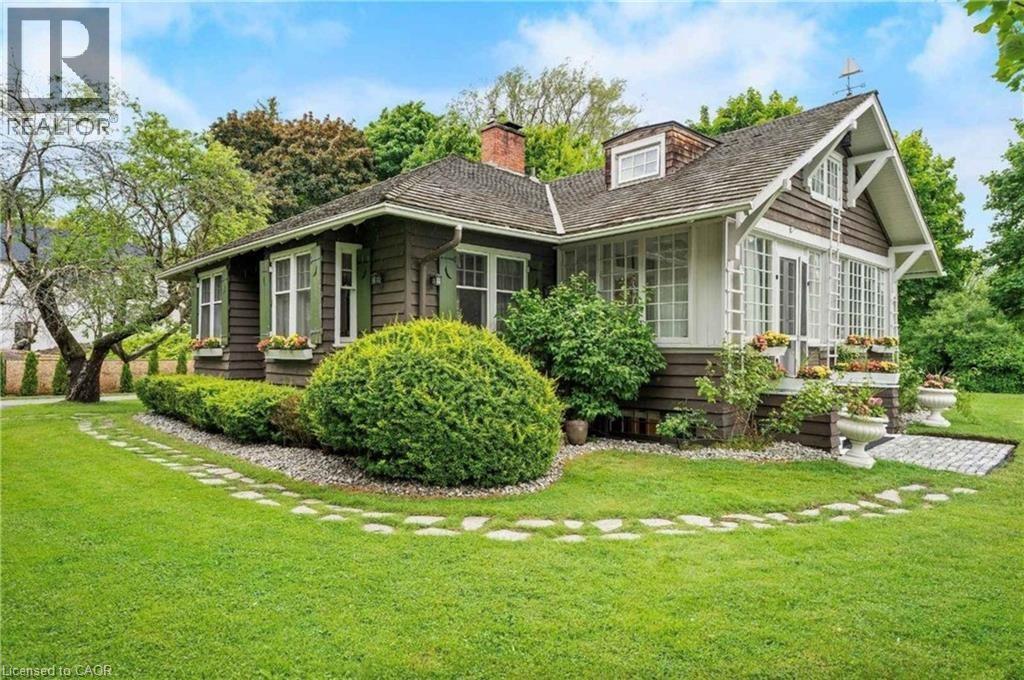 227 Green St, Burlington, ON L7R 0B1