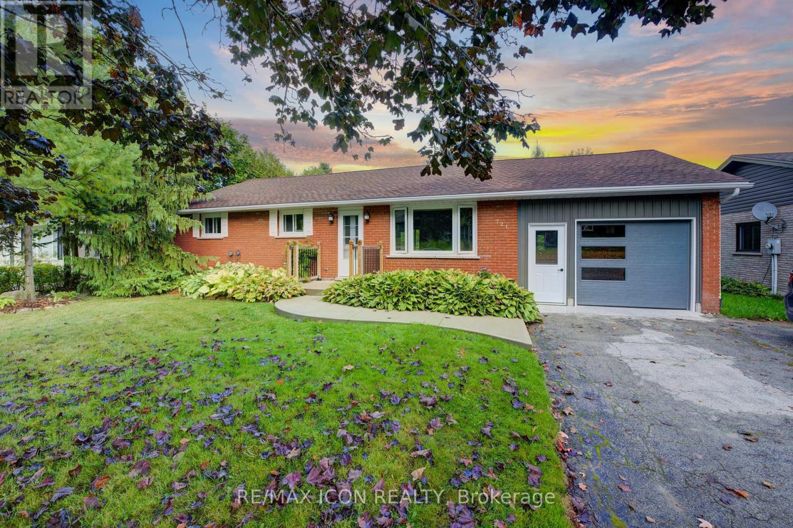 721 Waterloo St, Wellington North, ON N0G 2L3