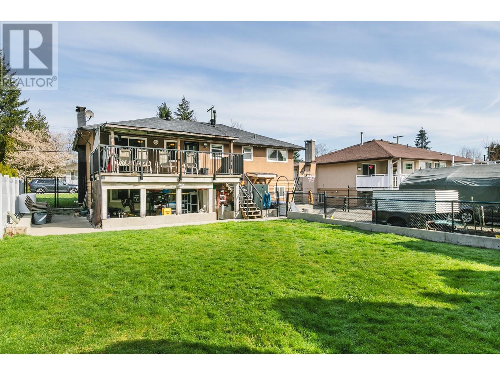325 Seaview Dr, Port Moody, BC V3H 1P1