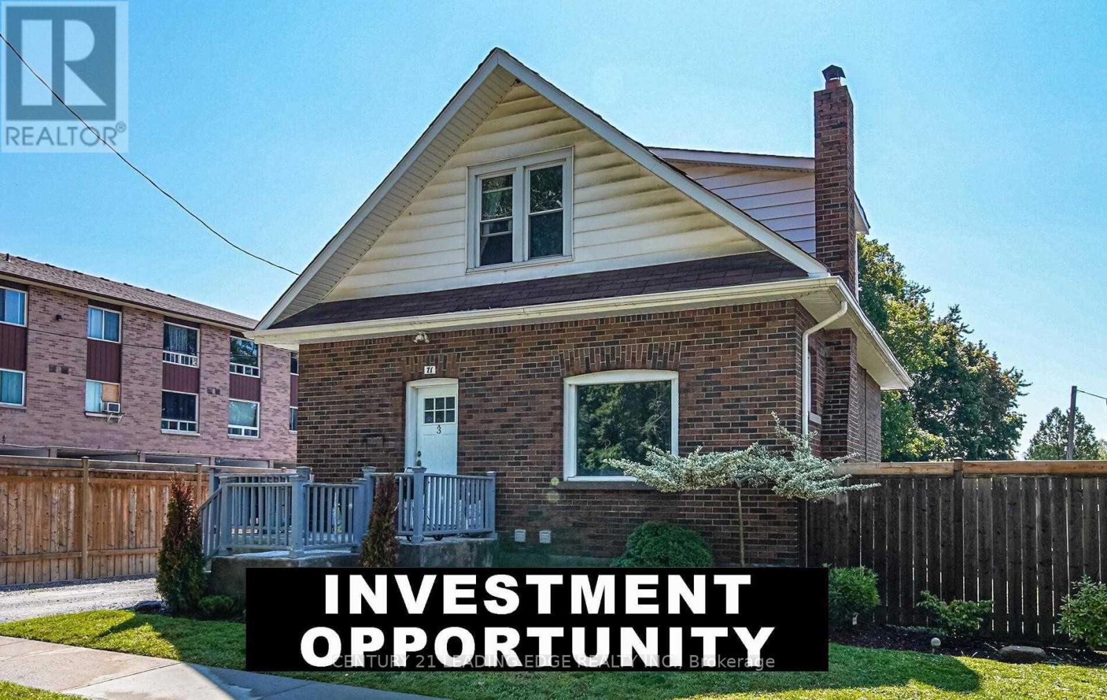 71 Hall St, Oshawa, ON L1H 2Y8