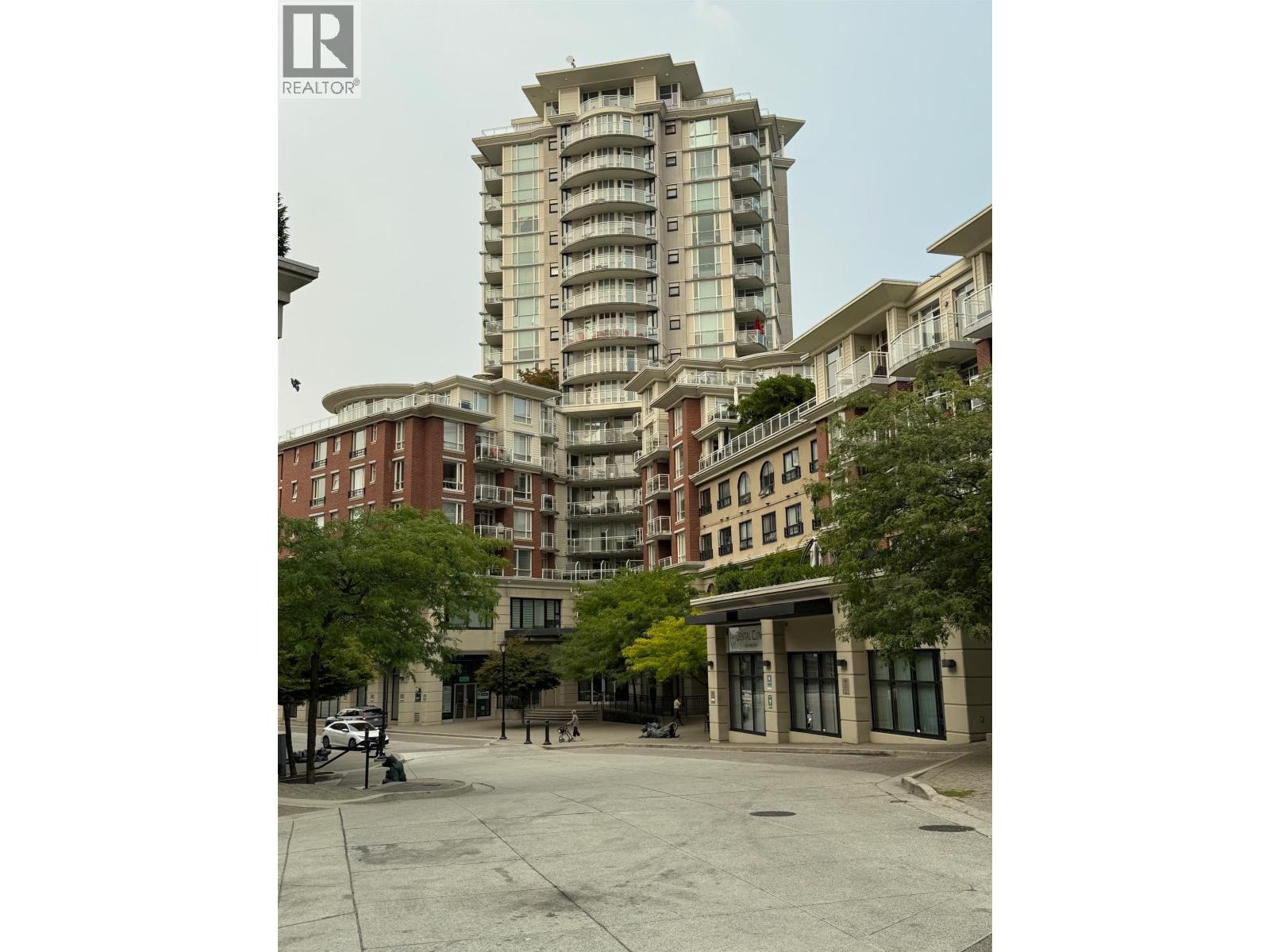 4028 Knight Street Unit 302, Vancouver, BC V5N 5Y8