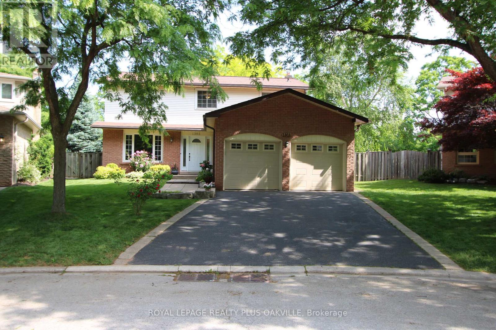 1303 Henley Pl, Oakville, ON L6H 2W1