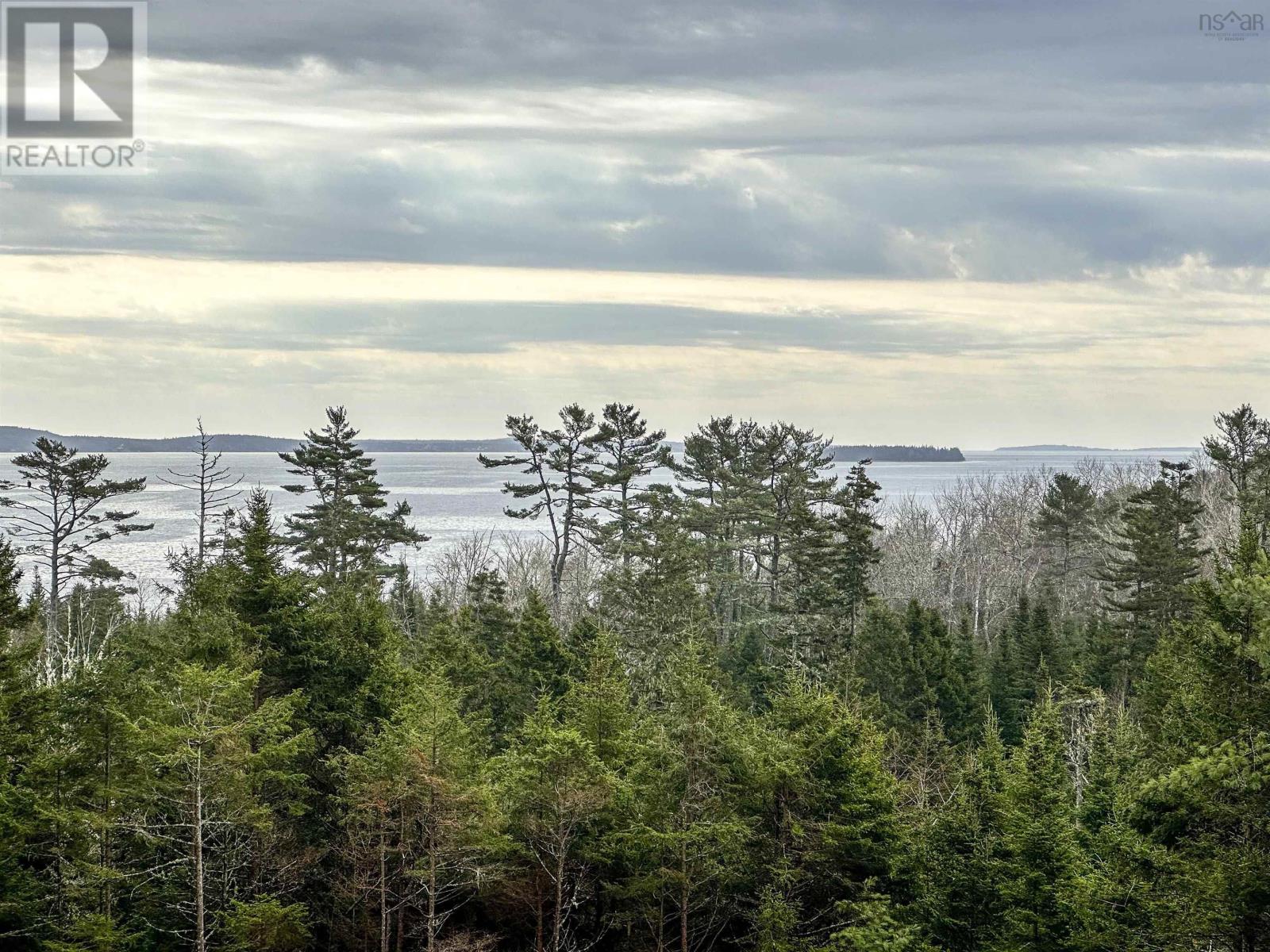 16 Parker Rdg Dr, East Chester, NS B0J 1J0