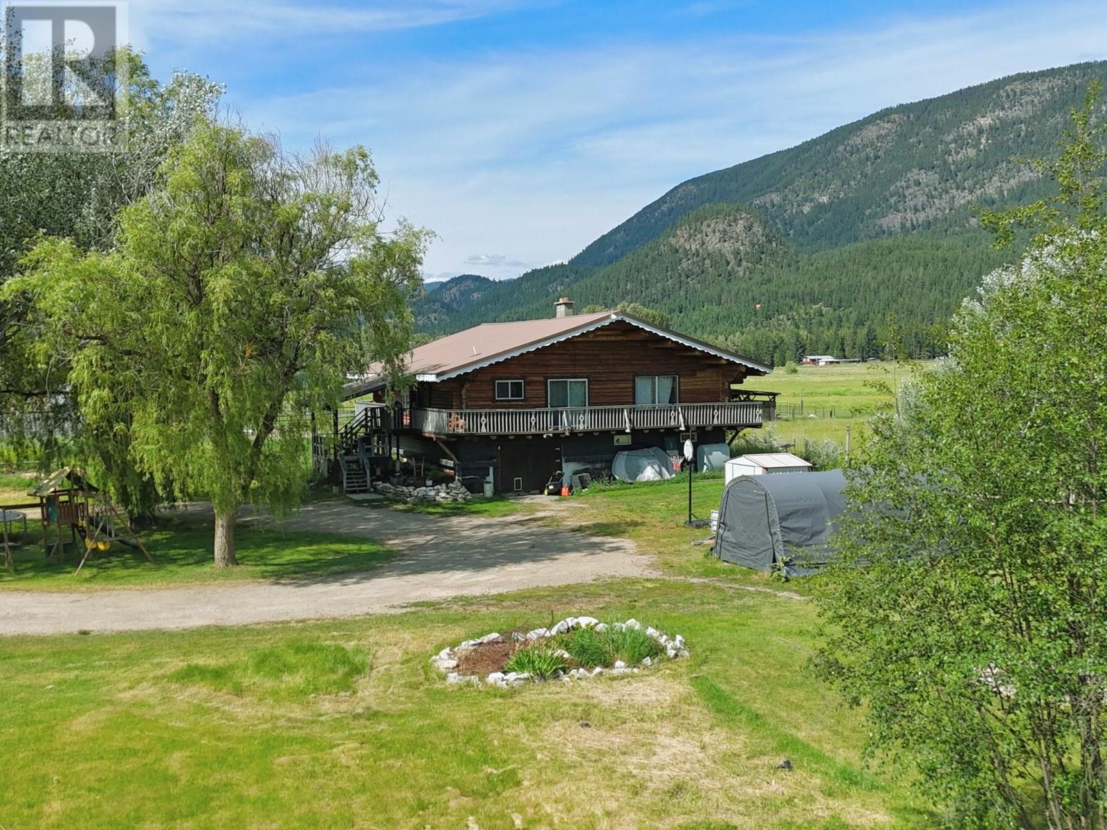 4086 Dixon Creek Rd, Barriere, BC V0E 1B0