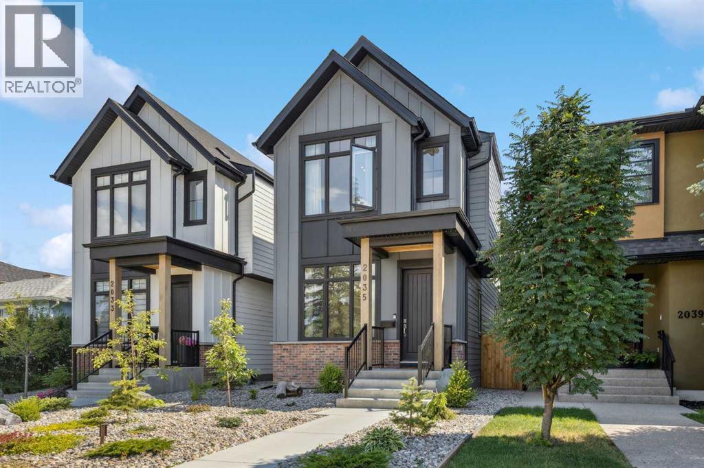2035 Westmount Rd NW, Calgary, AB T2N 3N1
