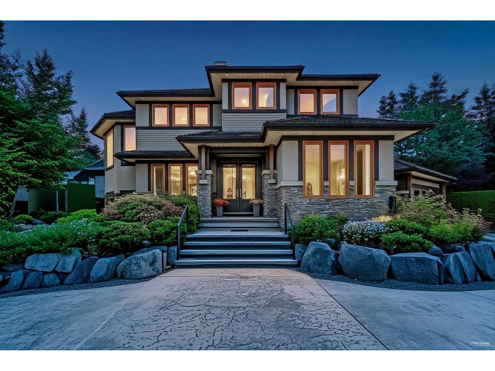 15919 Devonshire Dr, Surrey, BC V3Z 0M2