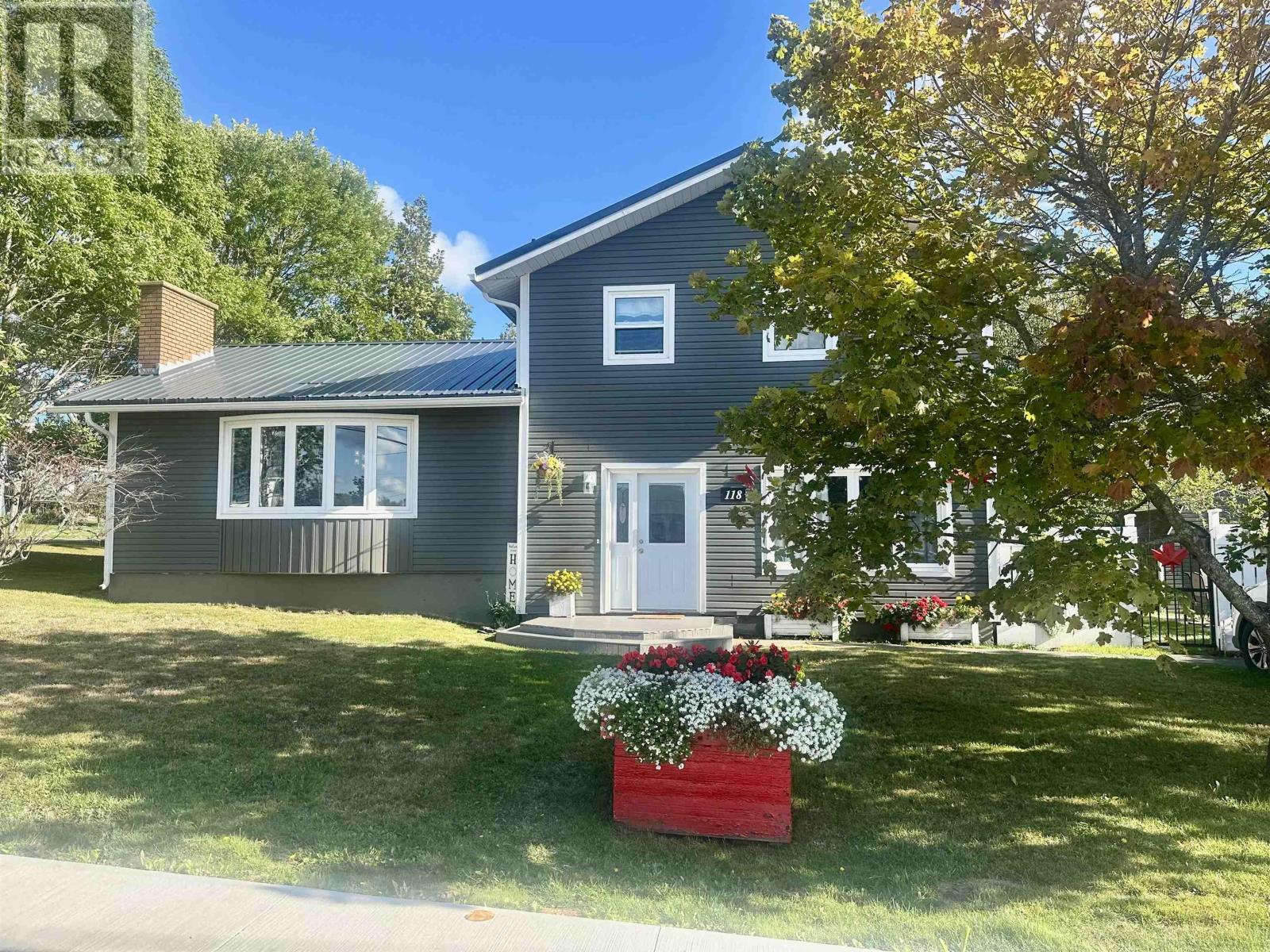 118 Macsween St, Port Hawkesbury, NS B9A 2J3