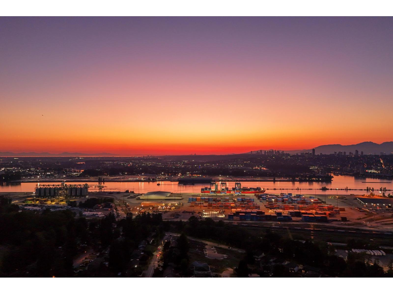 98 Avenue Unit 11660 #a, Surrey, BC V3V 2K9