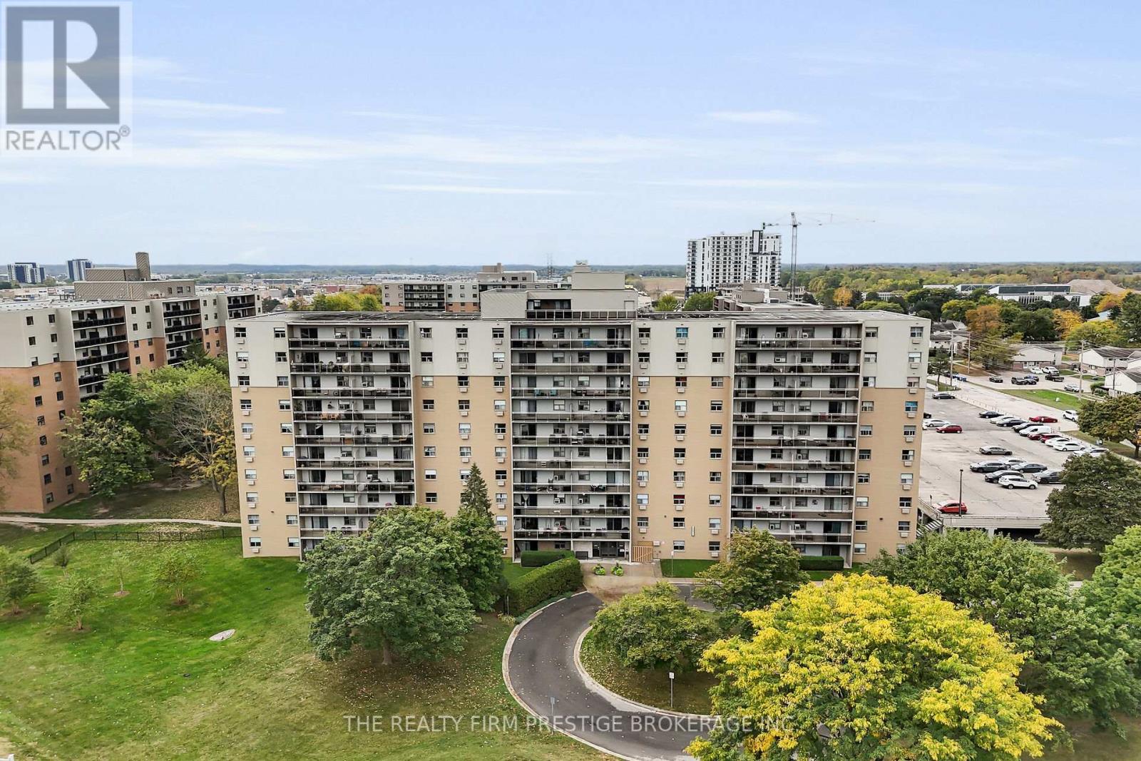 508 931 Wonderland Rd S, London, ON N6K 2X6