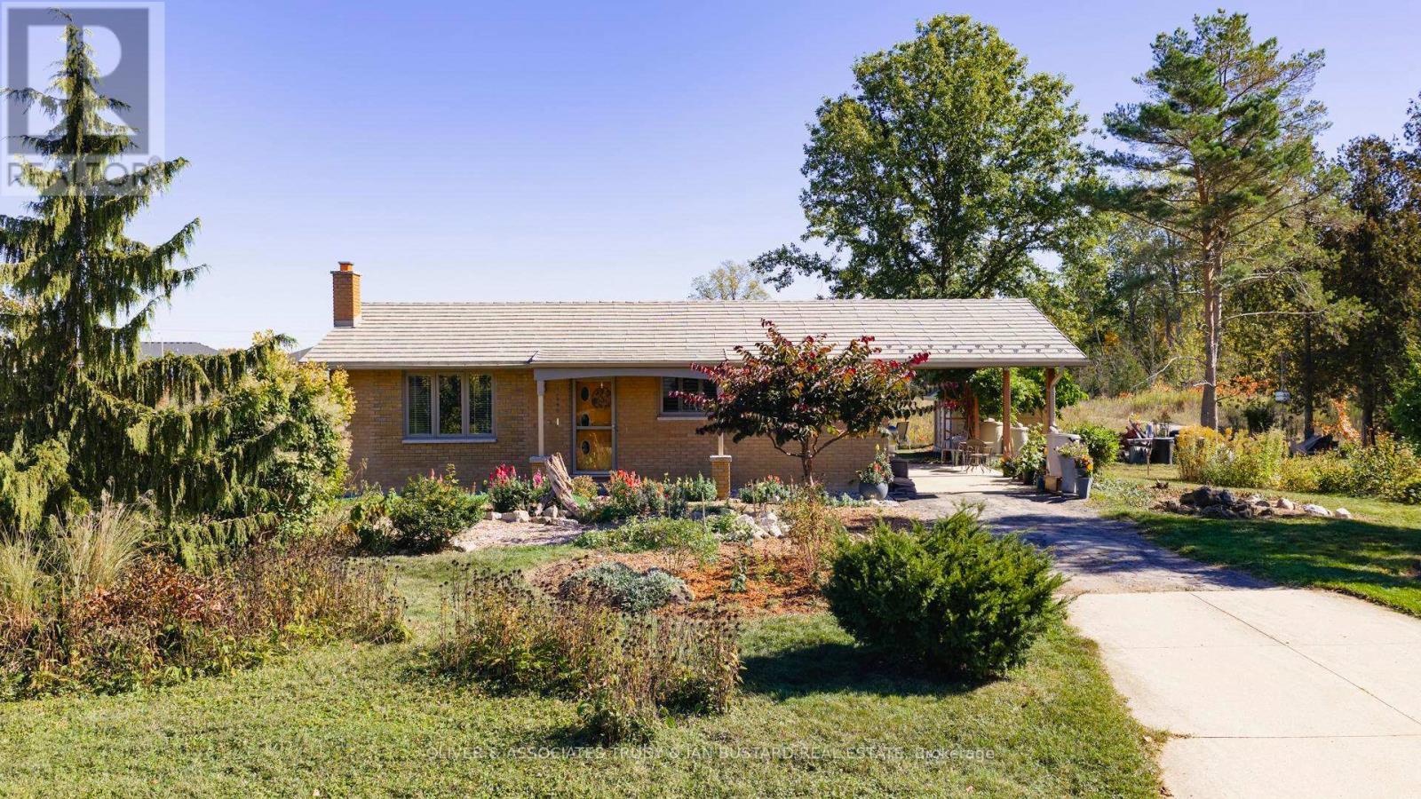 52 Gill Rd Rd, Lambton Shores, ON N0M 1T0