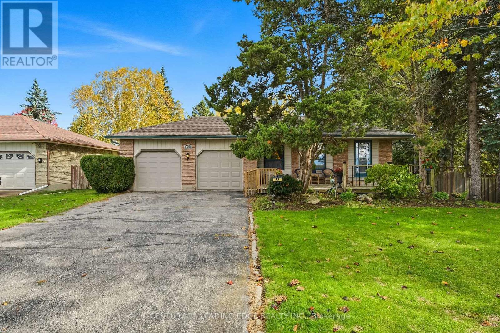 63 Lakeridge Rd S, Whitby, ON L1P 1K6