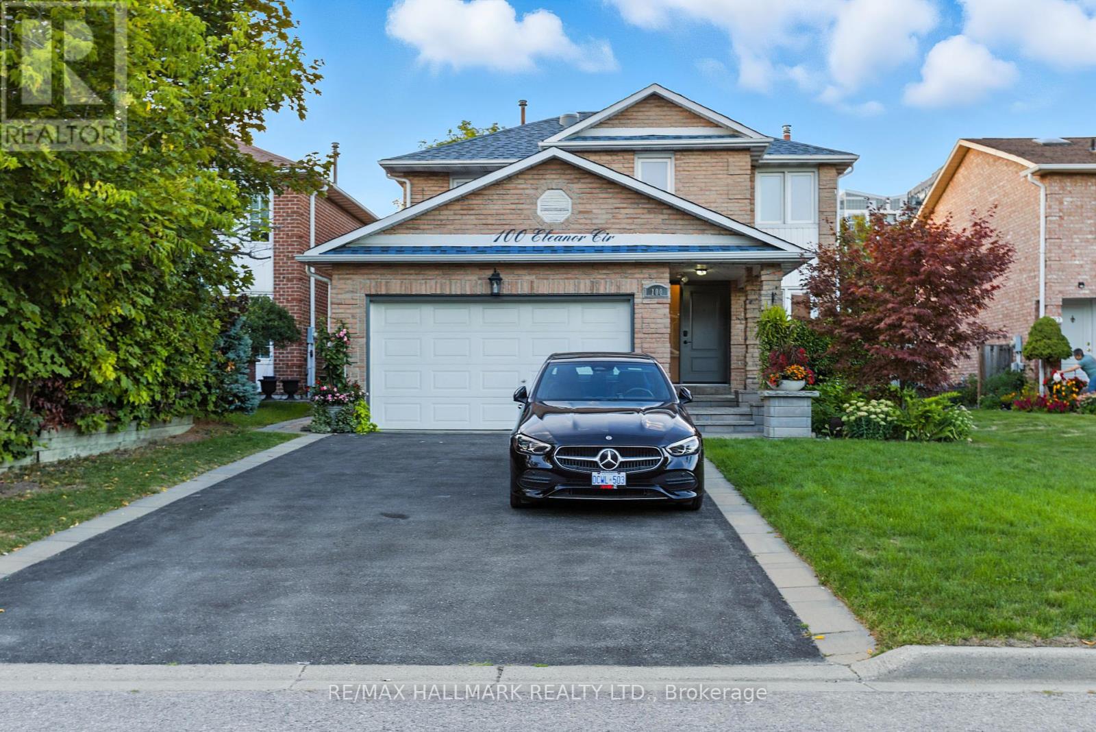 100 Eleanor Cir W, Richmond Hill, ON L4C 6K7