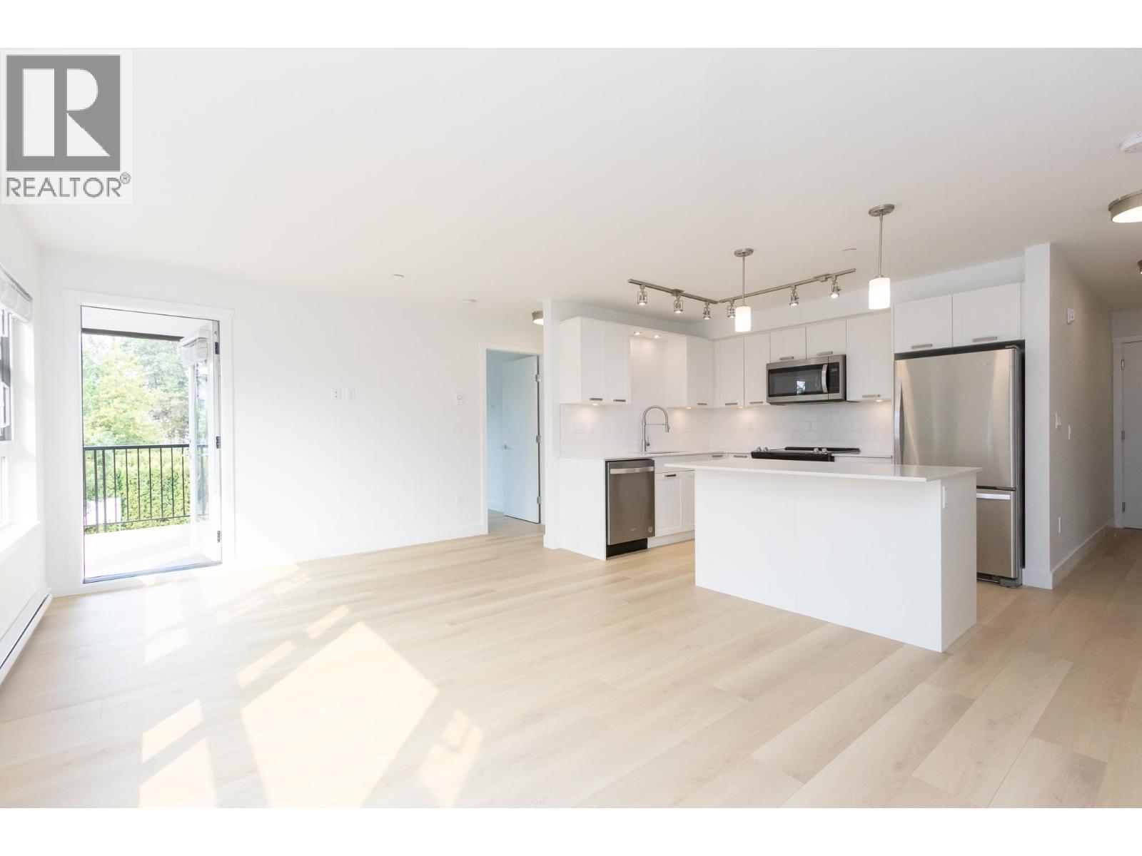 22562 121 Avenue Unit 213, Maple Ridge, BC V2X 3Y8