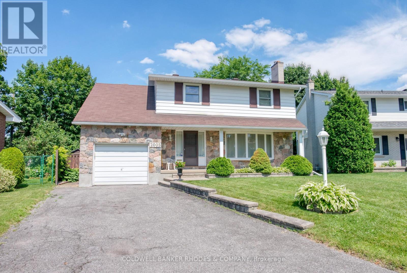 2005 Neepawa Ave, Ottawa, ON K2A 3L4