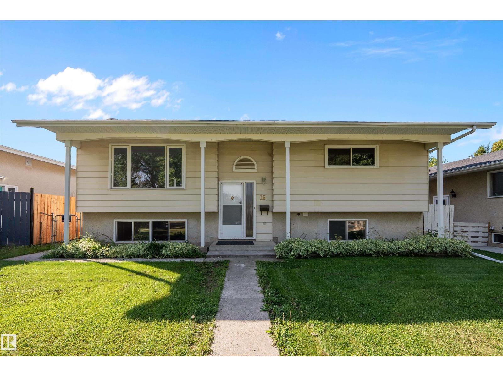 16 Camelot Cr, Leduc, AB T9E 4L3