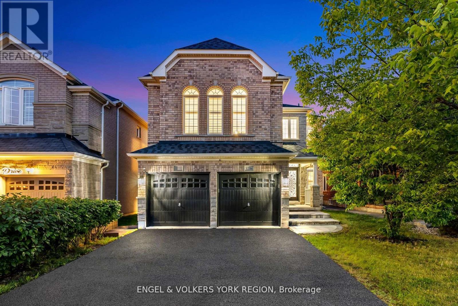 3236 Tacc Dr, Mississauga, ON L5M 0H3