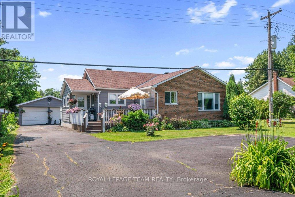 5466 County 8 Rd, South Dundas, ON K0C 1X0