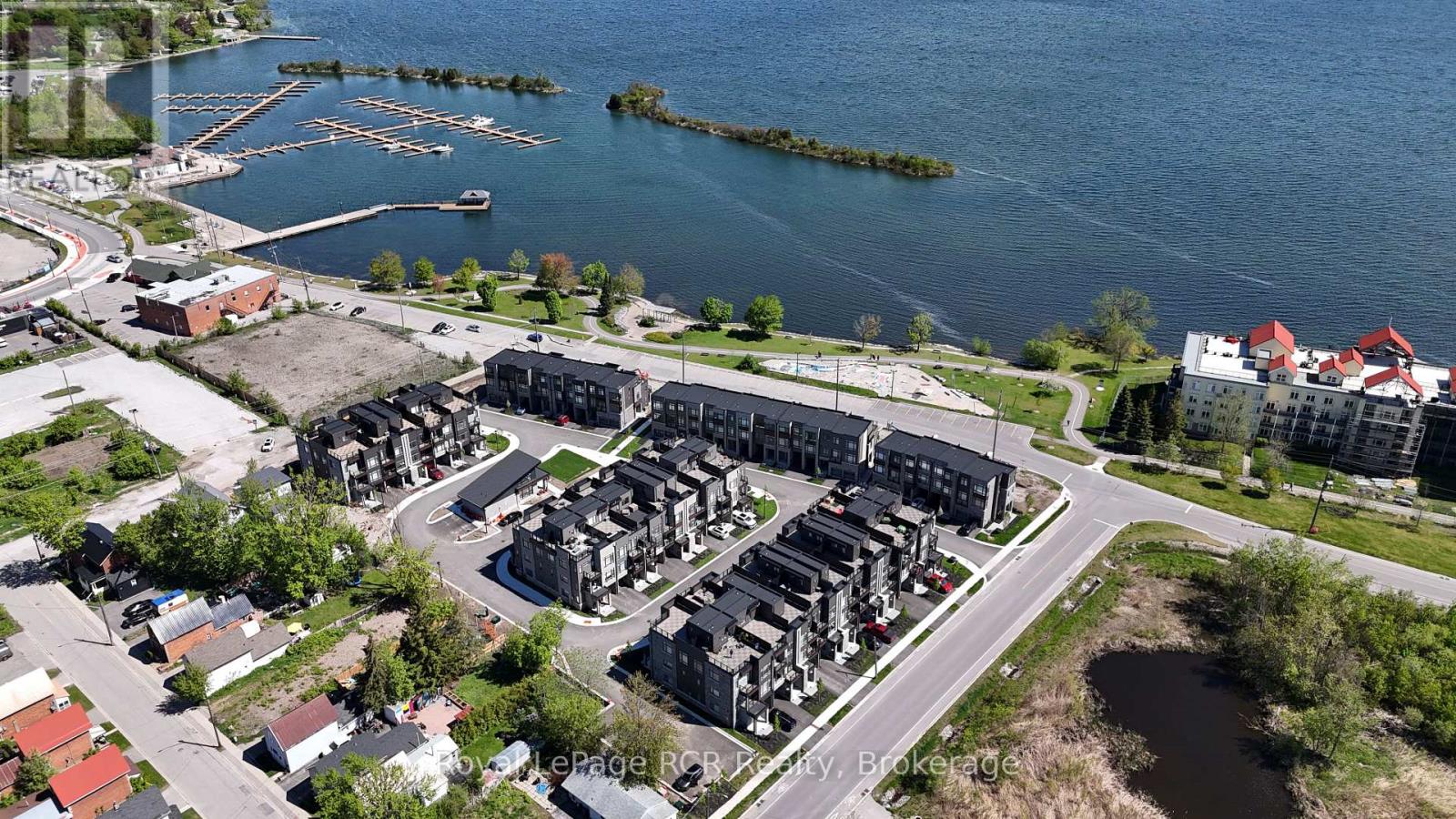 27 Wyn Wood Ln, Orillia, ON L3V 8P7