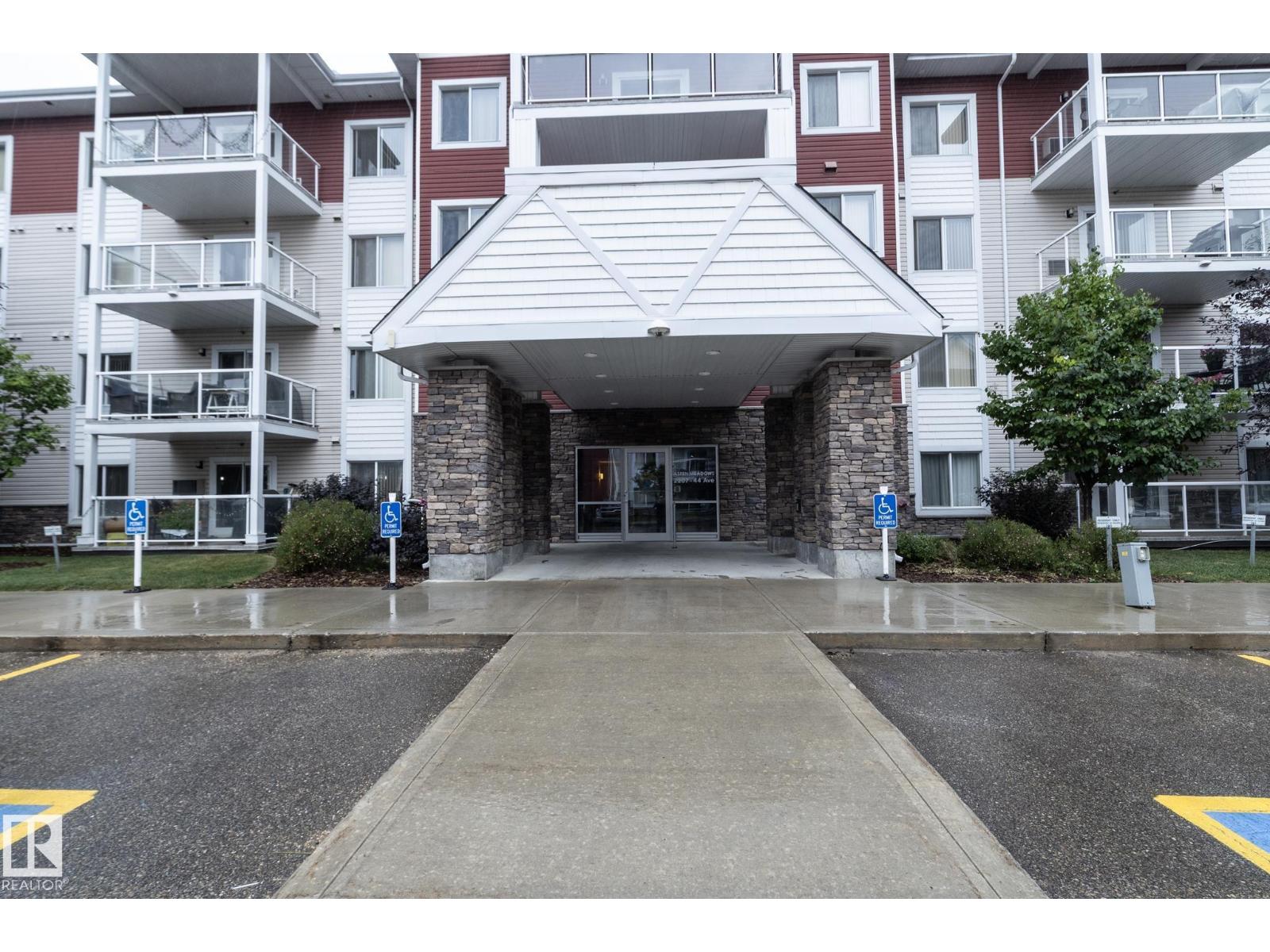 2207 44 Avenue Northwest #402, Edmonton, AB T6T 0T2