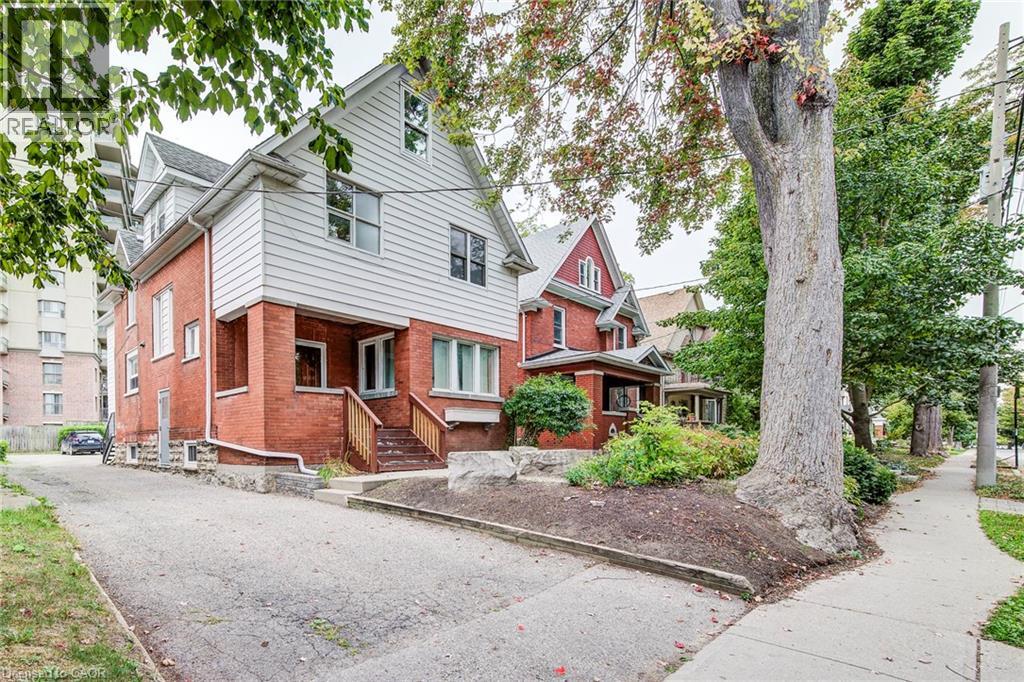 19 Schneider Ave, Kitchener, ON N2G 1K7