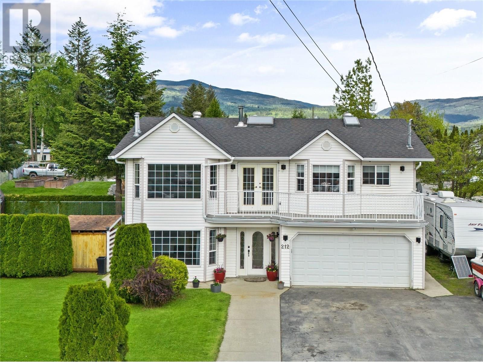 212 Murtle Rd, Clearwater, BC V0E 1N1