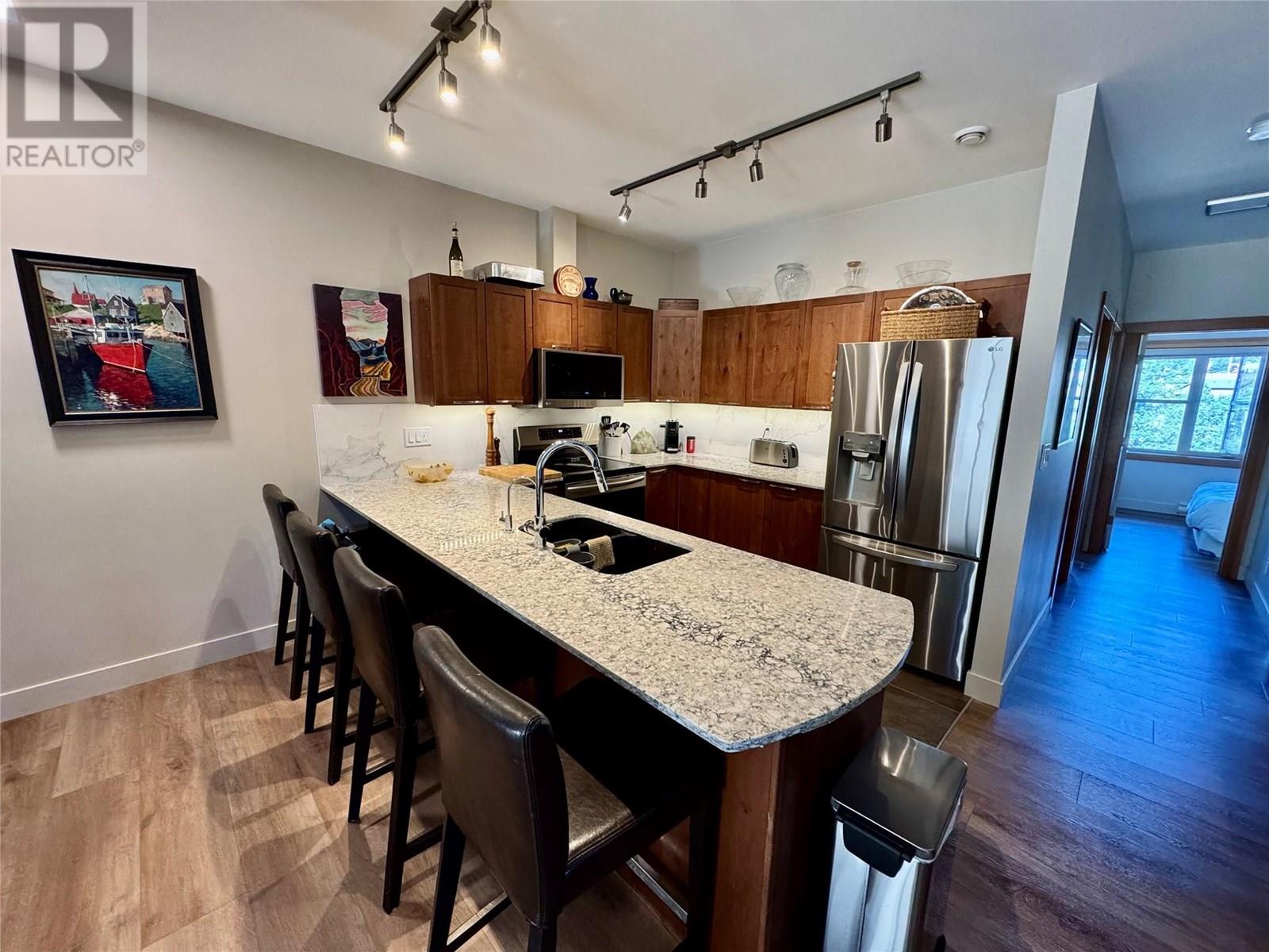 901 7th Avenue Unit 303, Invermere, BC V0A 1K0