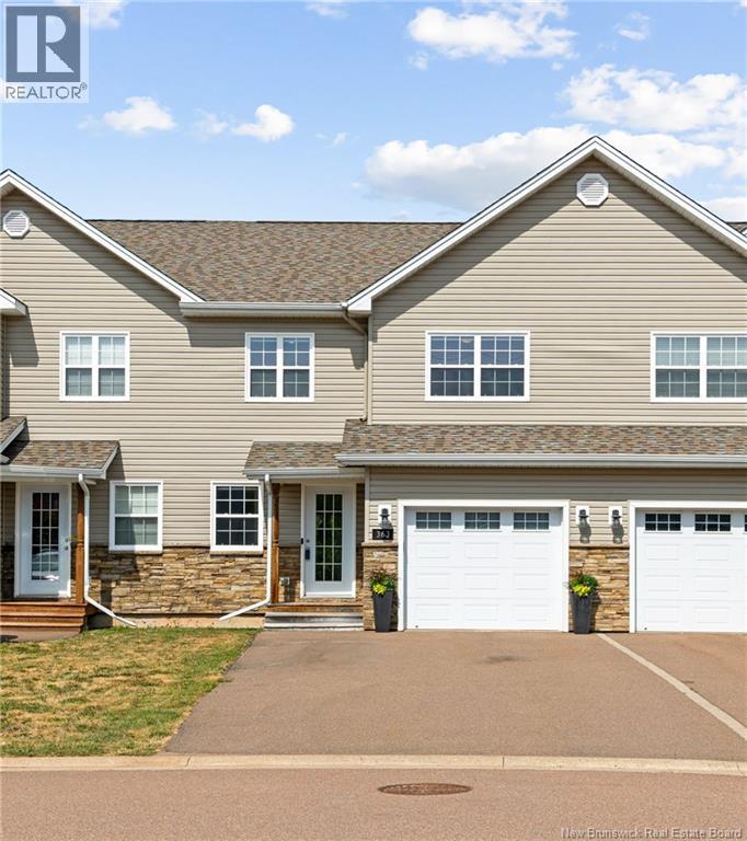 363 Dolbeau, Dieppe, NB E1A 9P9