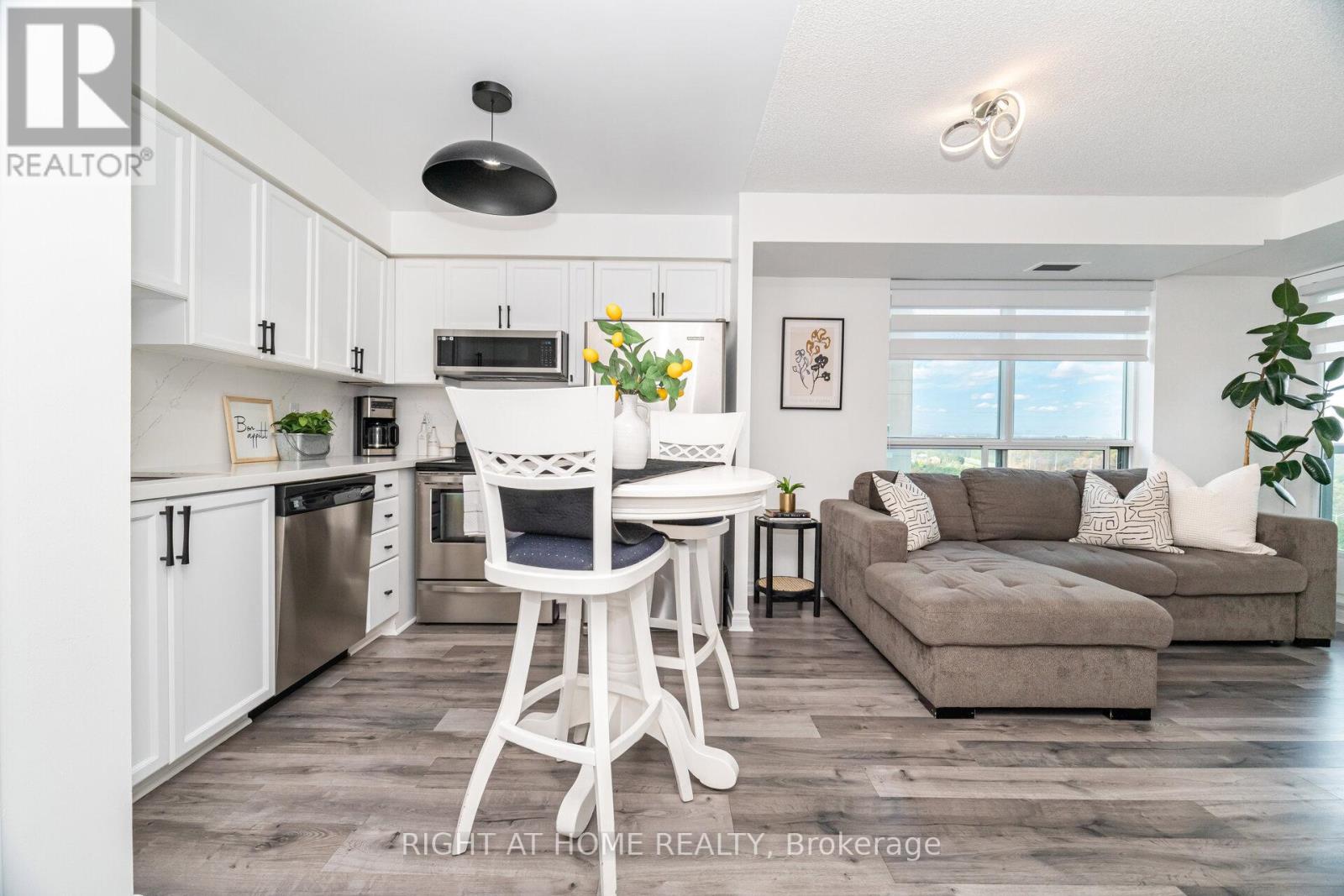 1211 2545 Erin Centre Blvd, Mississauga, ON L5M 5H6
