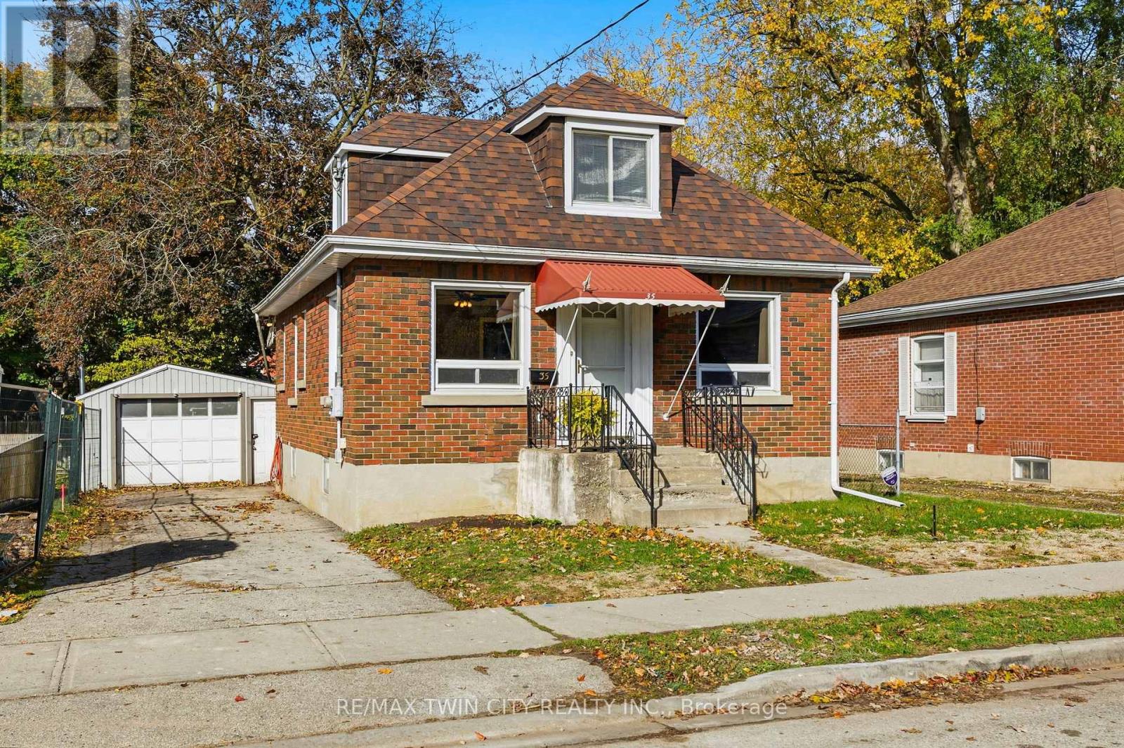 35 Edwin St, Brantford, ON N3T 4B8