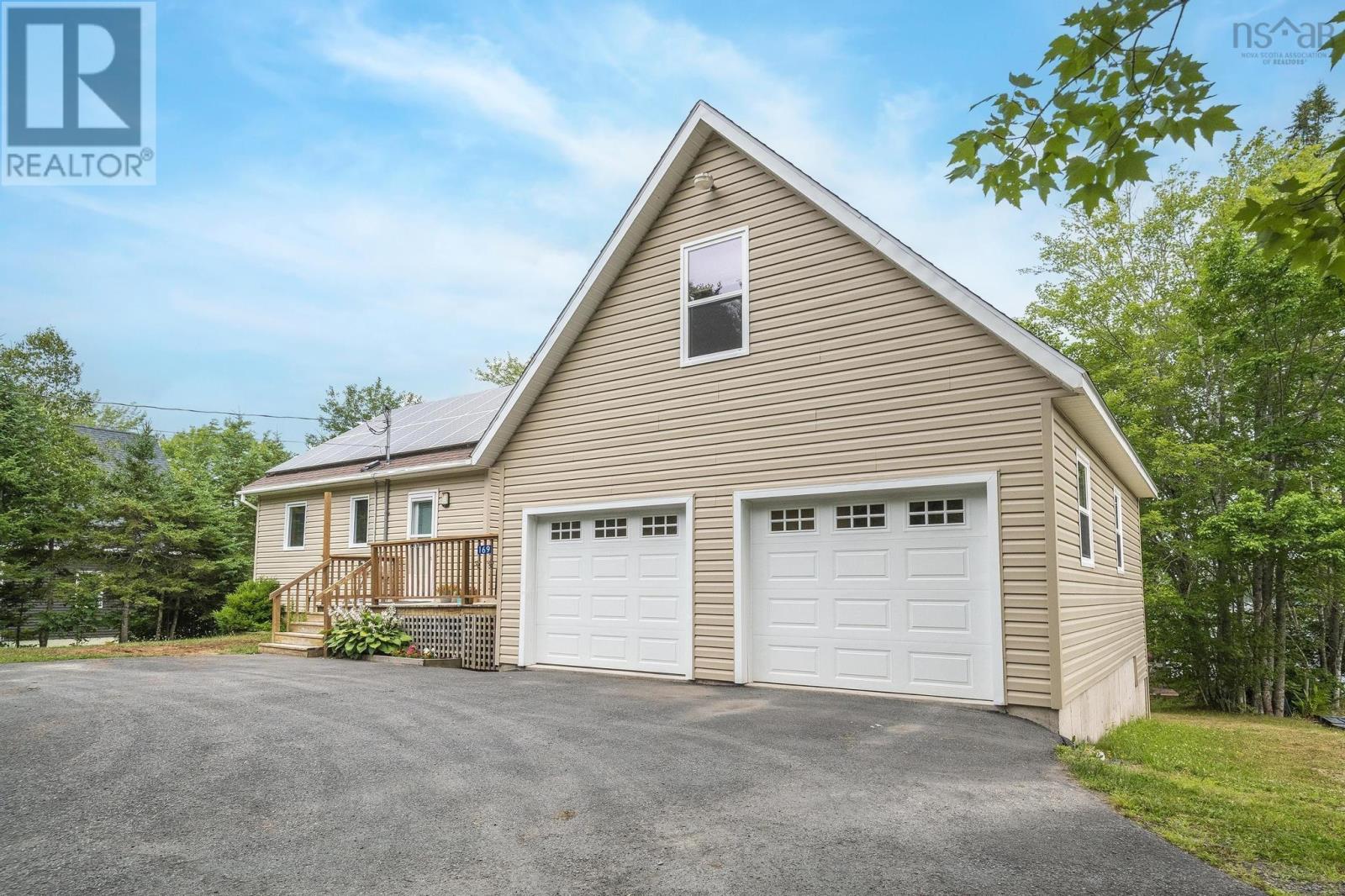 169 Murphy Lake Dr, Kentville, NS B4N 3V8