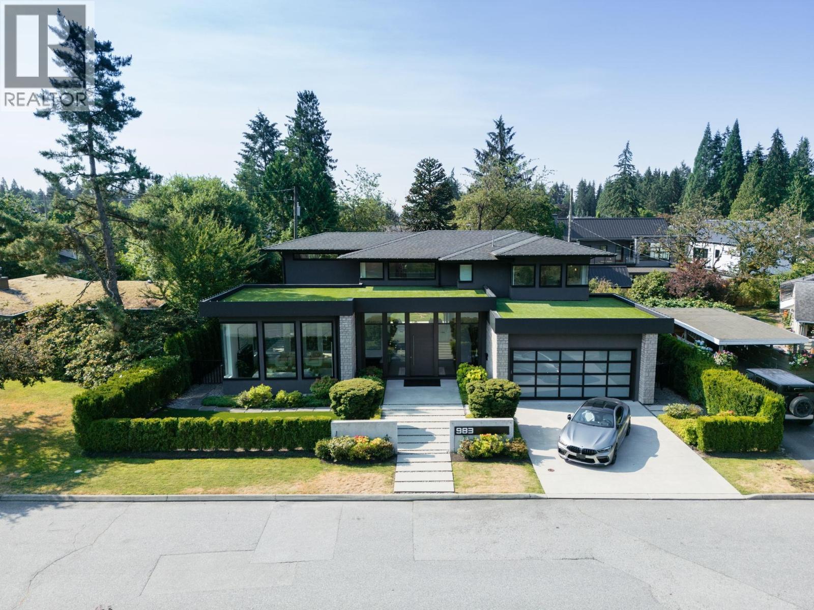 983 Tudor Ave, North Vancouver, BC V7R 1X6